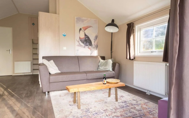 Comfortable Chalet Near Park De Veluwe