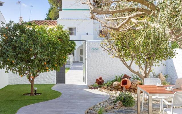 Villa Mamba By Seric,15' walking to the beach