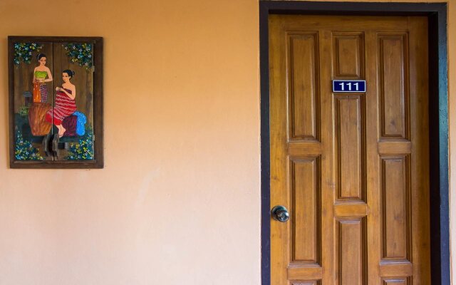 Banlanna Services Apartment