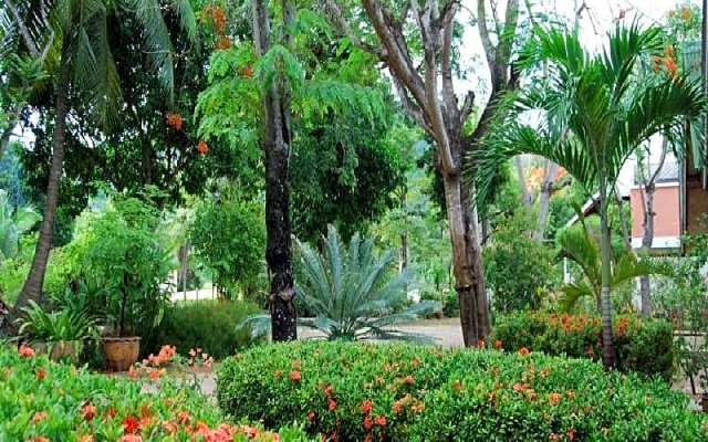 Rose Garden Samui Bungalows