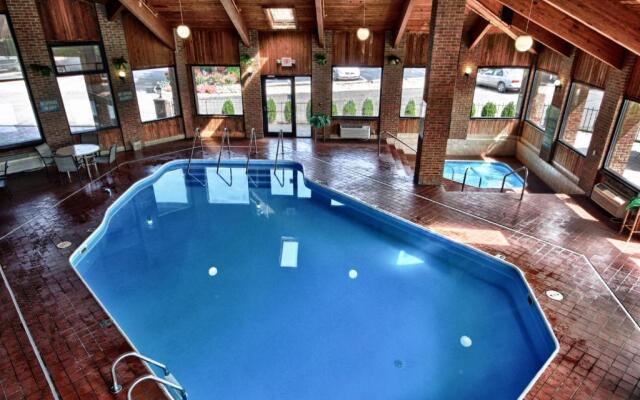 Christopher Inn and Suites