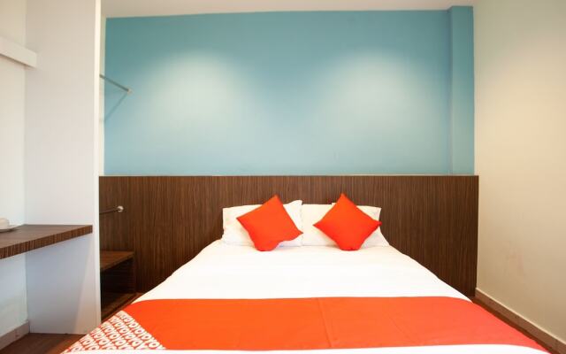 OYO 89487 Space Hotel