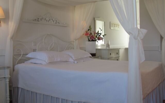 Porto Scoutari Romantic Hotel