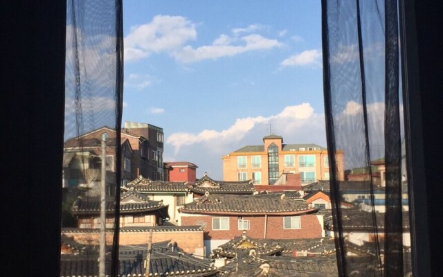 121Bukchon (Japanese Host)