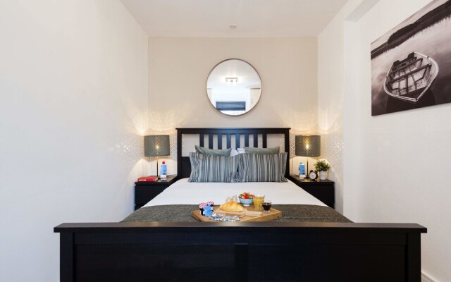 The Sherborne Cromwell Court IX - US11