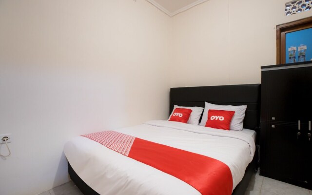 OYO 1744 Midys