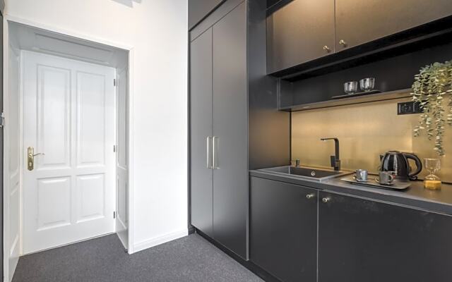 Astoria Boutique Suites - by BQA