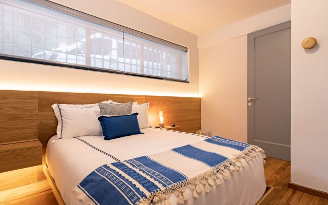 Casai Gorgeous 2 BR Apt With Rooftop