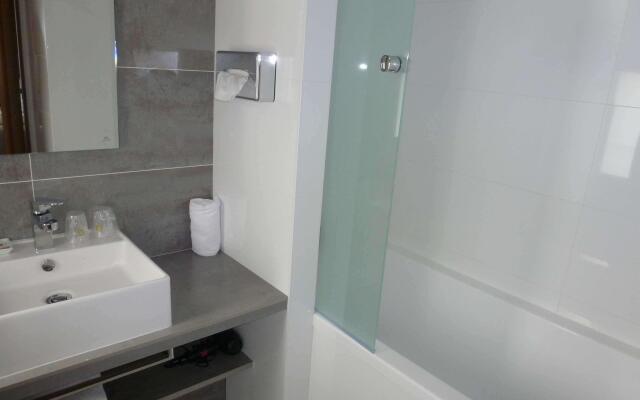 Best Western Plus Le Lavarin