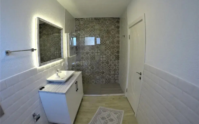 Calypso Lakeview Villas