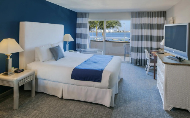 Bay Club Hotel & Marina
