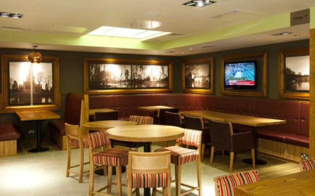 Premier Inn Stratford Upon Avon Central