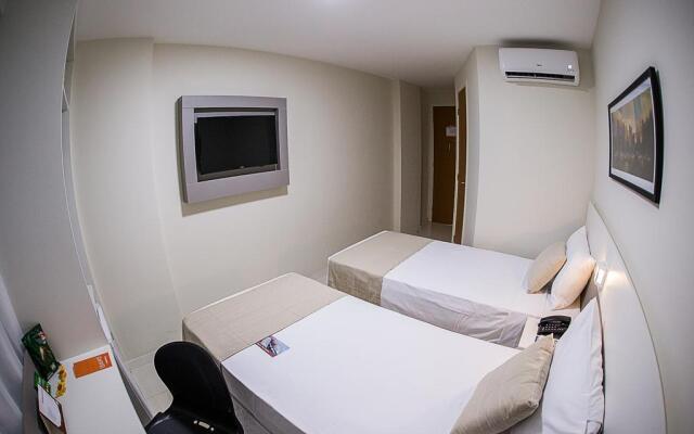 Bristol Easy Hotel - Rio Bonito