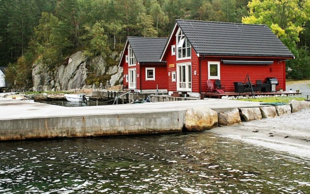 5 Person Holiday Home In Skjoldastraumen