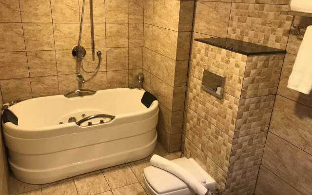 Hotel Karthika Park