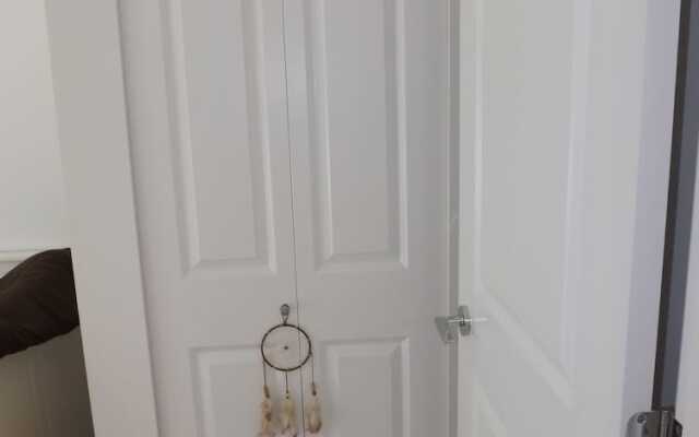Welcome To Surrey Townhouse