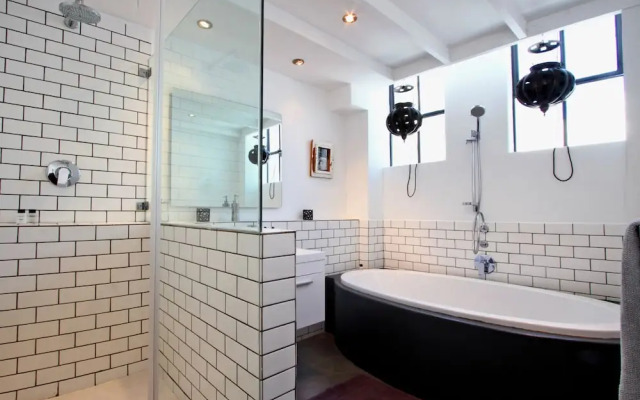 Bandar Place - Two Bedroom Aparthotel, Sleeps 4