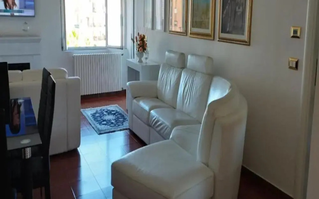 Belvilla by OYO Tina Apartment