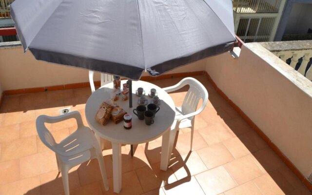 Charming Holiday Home Near The Beach With A Terrace Parking Available, Pets