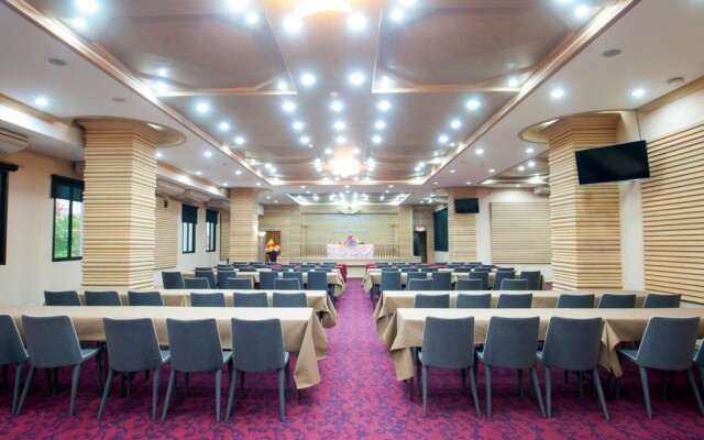 Pearl Resort and Hotel