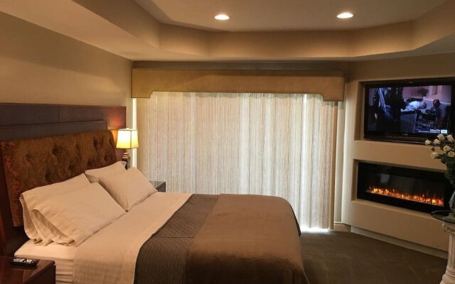 Perfectly Romantic Branson Condo
