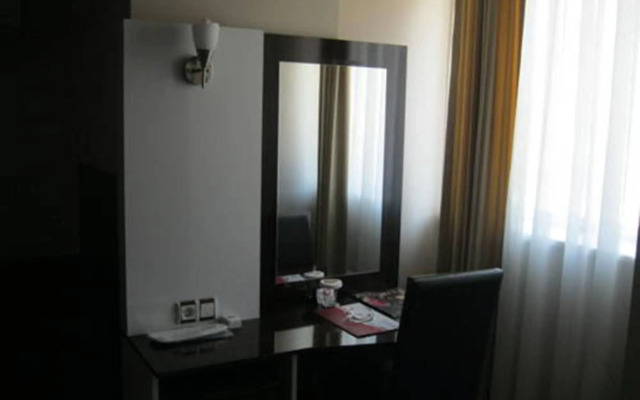 Anya Suit Otel