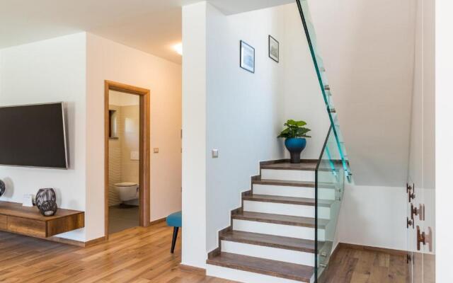 Charming villa Roma with private pool near Pula