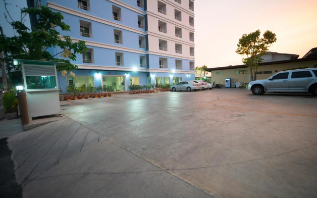The Willing Hotel and Residence