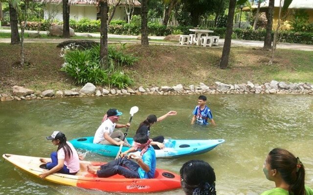 Im Poo Hill Resort