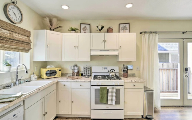 Centrally Located House in Chico w/ Gas Grill