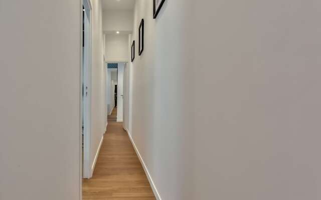 115 - Urban Vuitton Saint Denis