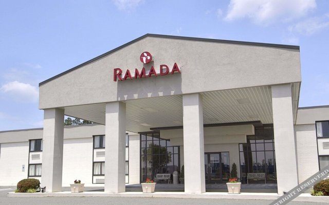 Ramada Burlington Hotel & Conference Center
