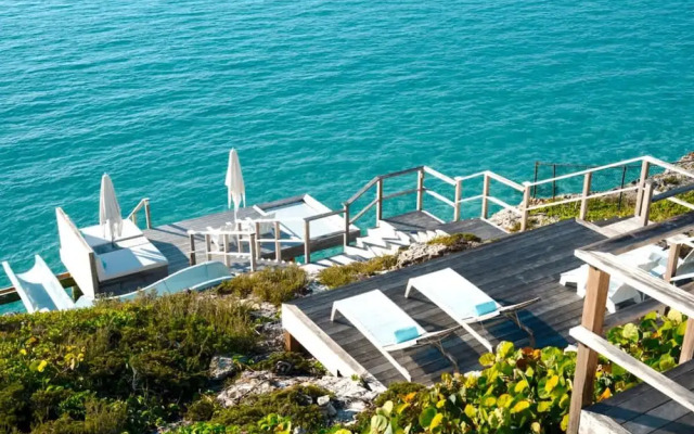 Luxurious Oceanfront Villa Infinity Pool Plunge