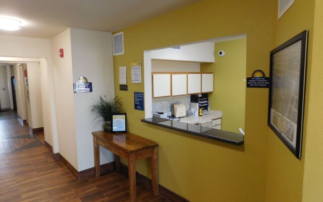 Days Inn & Suites by Wyndham Rochester Mayo Clinic South