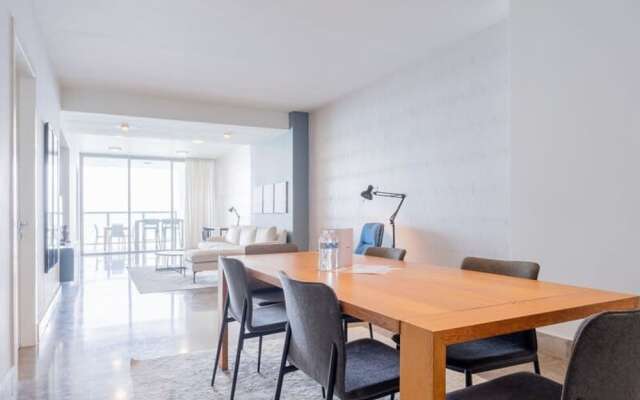 w Stunning 2BR With Terrace in YOO