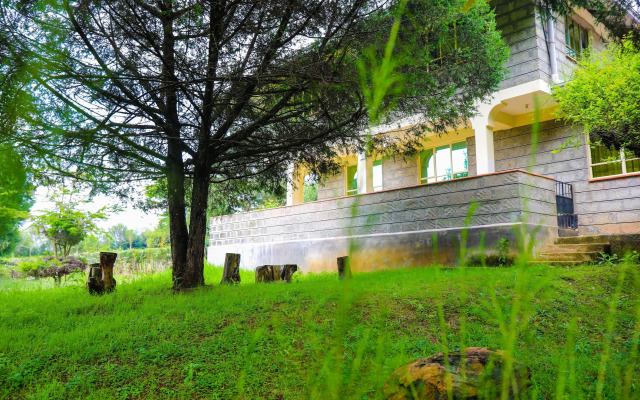 Lake Olbolosat Resort Park Lodge