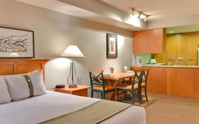 Holiday Inn Whistler Village Centre