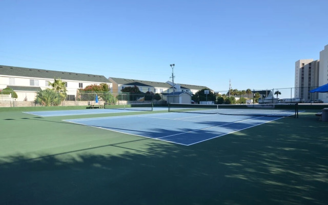 Shoreline 3084 Condo by RedAwning