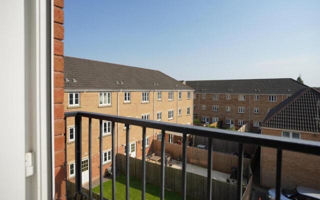 Rowsby Court - Stylish Apartment with Private Parking
