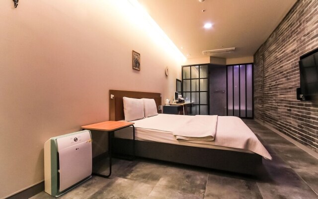 Changwon Masan IVE Hotel