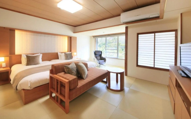 Shimobe Hotel