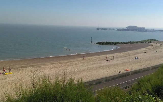 3-bed Homely Modern Caravan in Clacton-on-sea