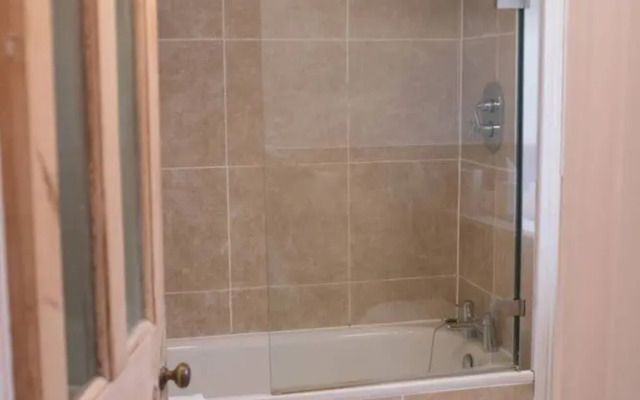 Charming 1 Bedroom Flat in Brook Green