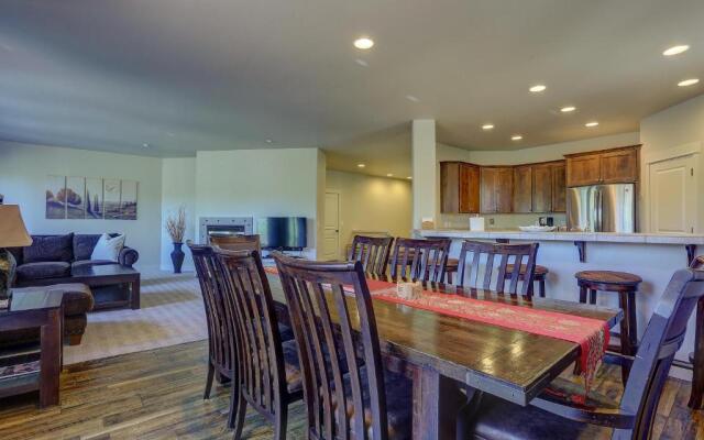 Quinn Creek-Mt Views-4BR/3.5BA