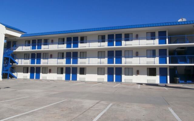 Americas Best Value Inn - Tucker