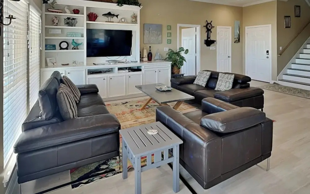 Beach Heaven by Ryson Vacation Rentals