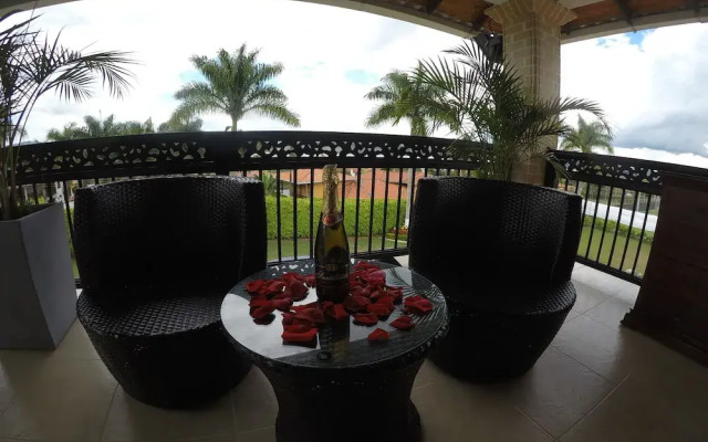 Mansion del Lago Calima