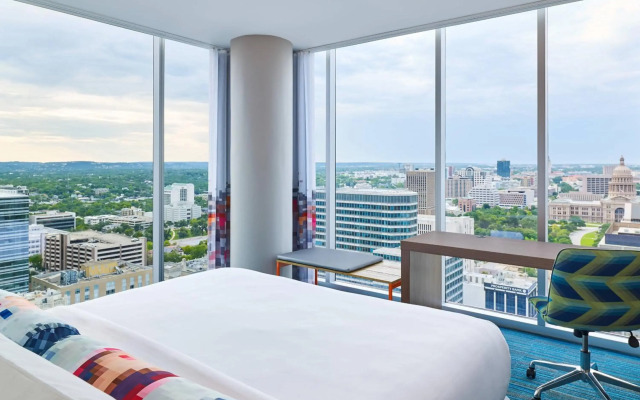 Aloft Austin Downtown