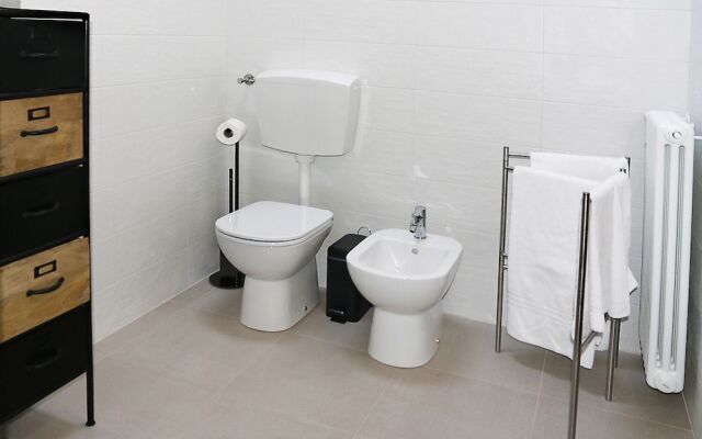 Smart Rooms & Restaurant