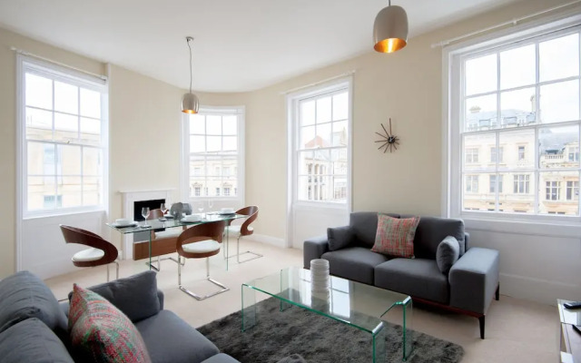 Elliot Oliver- 2 Bedroom Duplex Town Centre Apartment